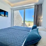Danune Luxury Beachfront Villa With Private Pool By Dadovillas