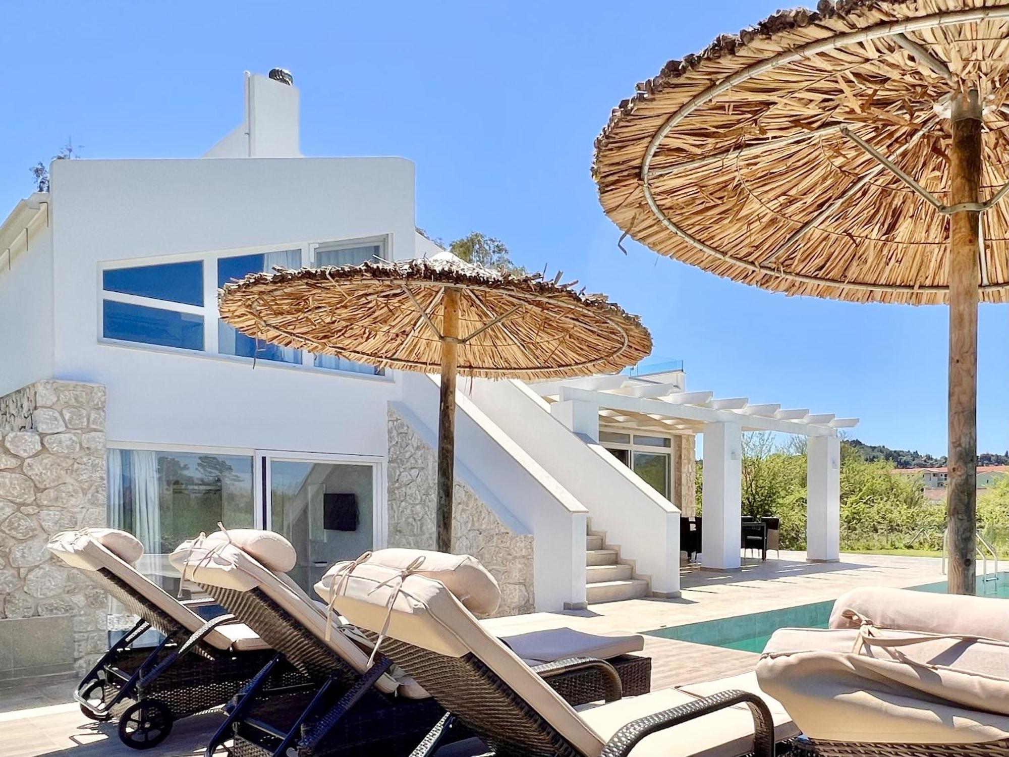 Villa Danune Luxury Beachfront With Private Pool By Dadovillas *