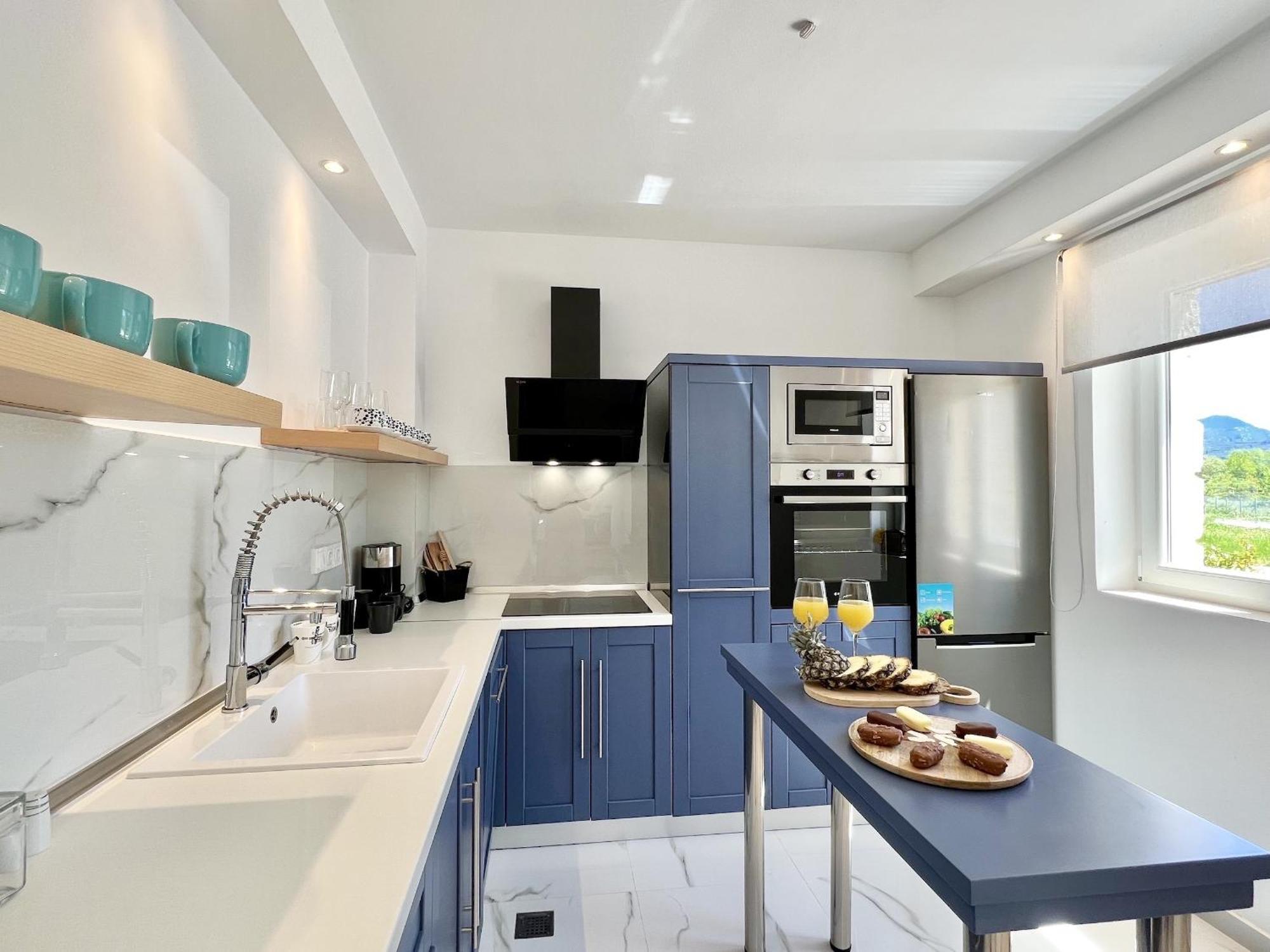 Villa Danune Luxury Beachfront With Private Pool By Dadovillas Astrakeri
